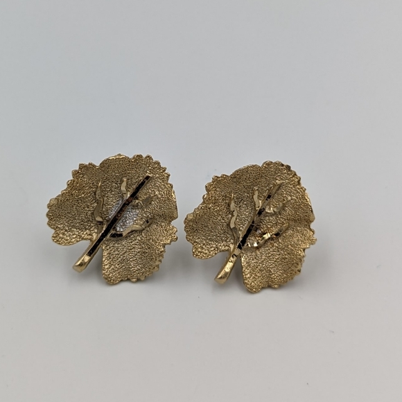 Vintage BSK Gold Tone Alder Leaf Clip on Earrings Omega Back - Picture 2 of 9